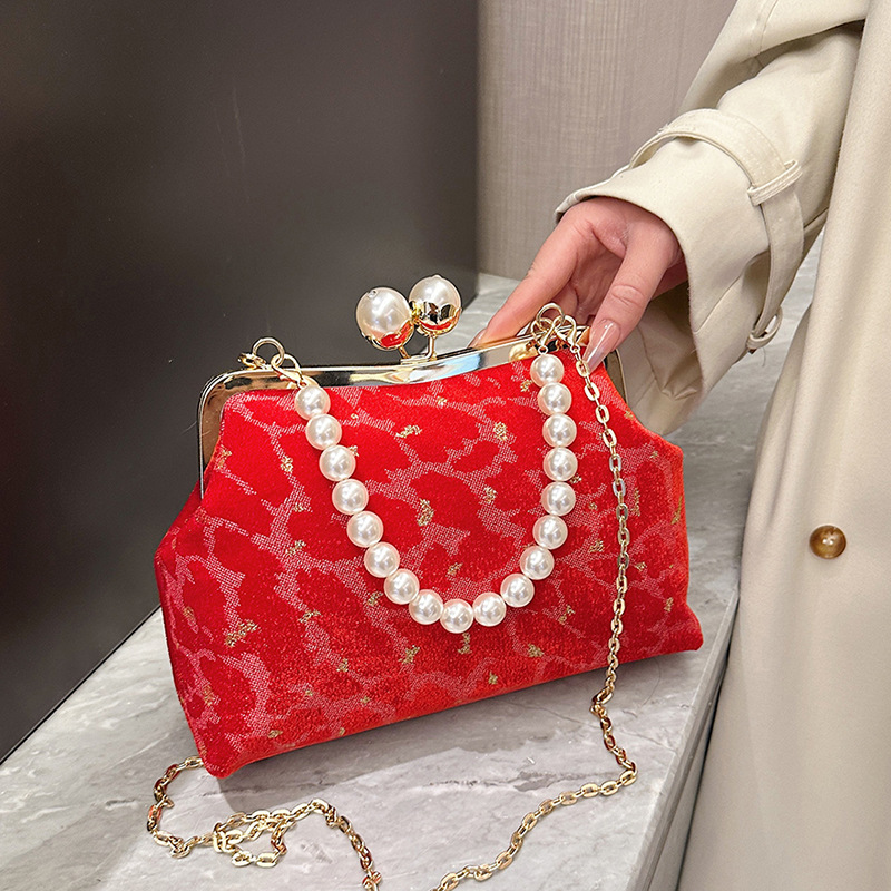 New Chinese -style cheongsam bag female Hanfu beads handbags, fashionable shoulder messenger bag light luxury clamp shell bag